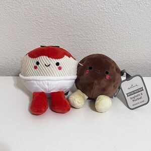 Hallmark Better Together Spaghetti and Meatball Magnetic Plush Pair Set w/ TAG